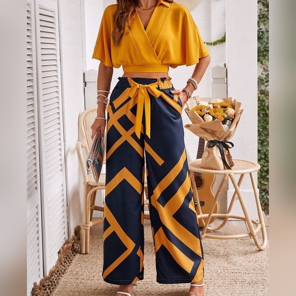 Solid Color Cropped Top With Collar And Geometric Pattern Pants Set - Picture 3 of 5